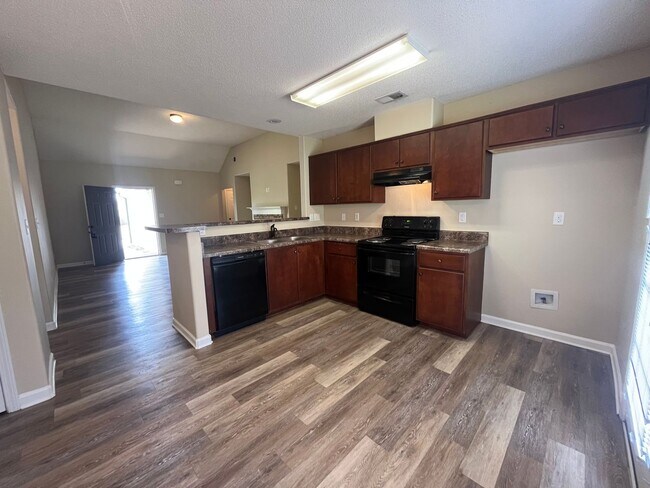 Building Photo - Remodeled beautiful 3 bd 2 bath located in...