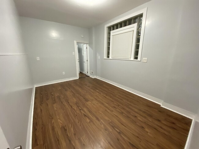 Building Photo - 1333 Princess Ave