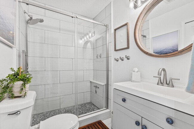 3rd floor bathroom - 574 Ryans Woods Ln