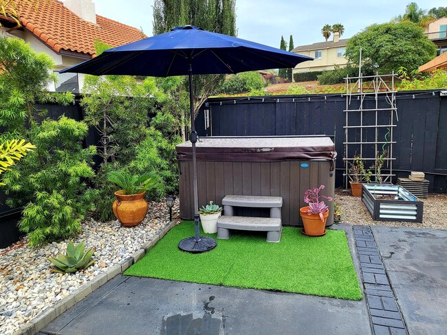 Building Photo - 4 Bedroom Home in the Hosp Grove Area of Olde Carlsbad