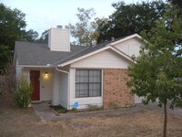 Building Photo - Milwood - Spacious  4 Bedroom - Apple - Or...