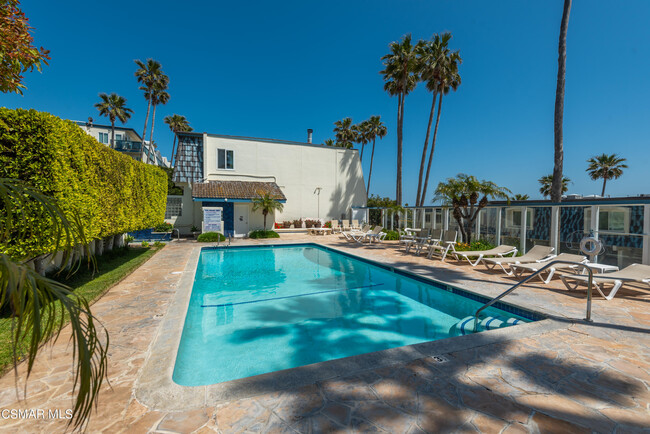 Building Photo - 11844 S Beach Club Way