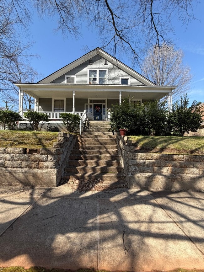 Building Photo - 401 E Broad St