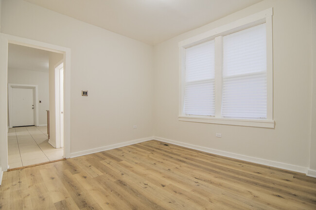 Building Photo - 1141 S Francisco Ave