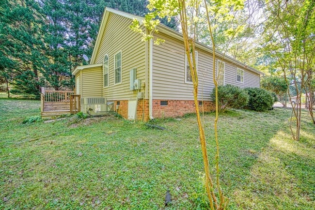 Building Photo - Adorable 2 BR, 2 BA Home - Greater North Main Area, Greenville