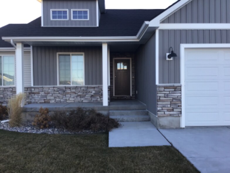 Building Photo - 4358 Atherton Wy