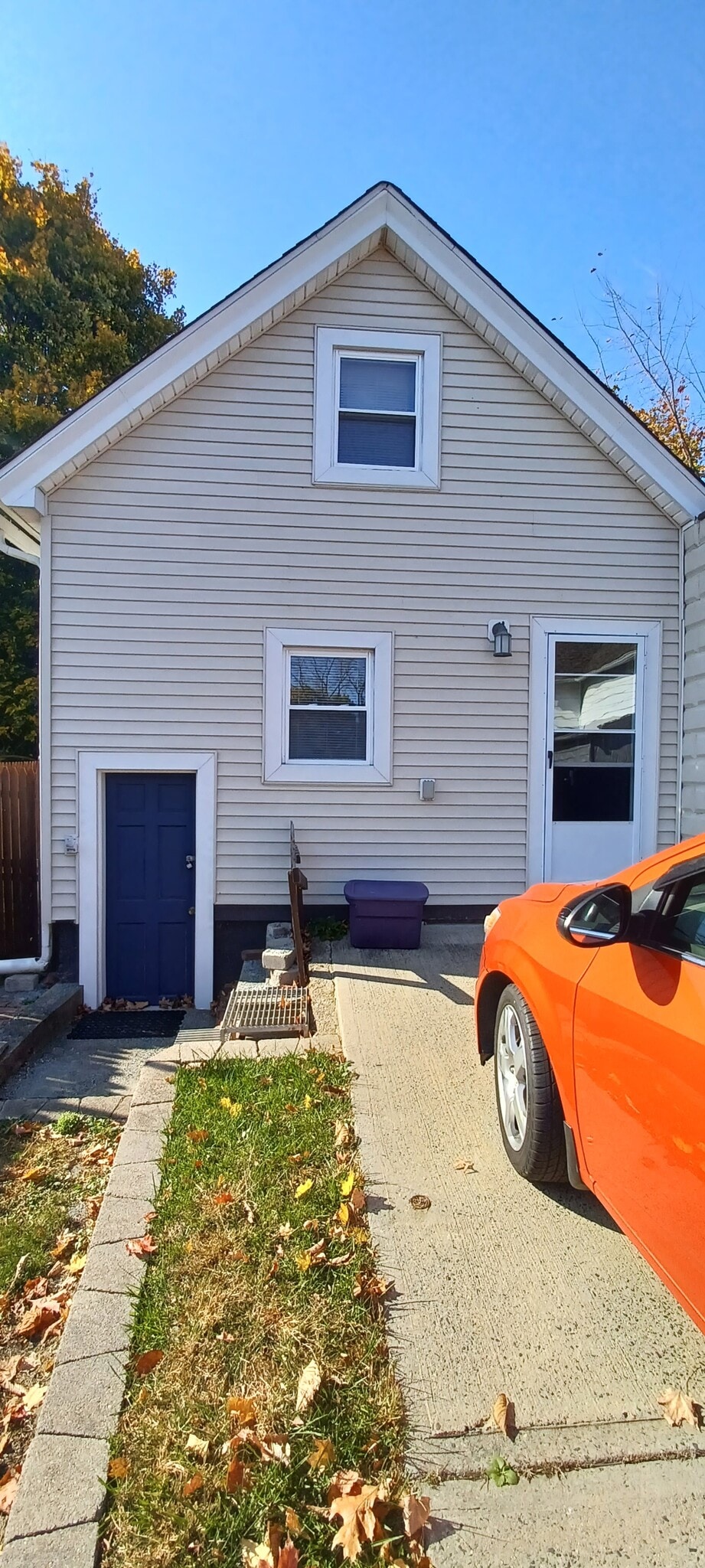 Building Photo - 313 West Ave