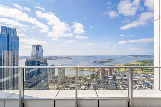 Building Photo - 25 Christopher Columbus Dr