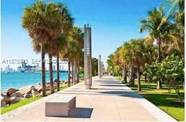 Building Photo - 325 Ocean Dr