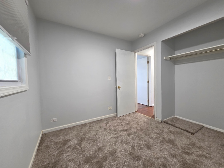 Building Photo - 331 Lawn Terrace