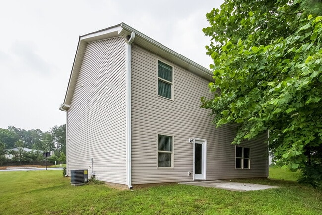 Building Photo - 338 Camellia Way