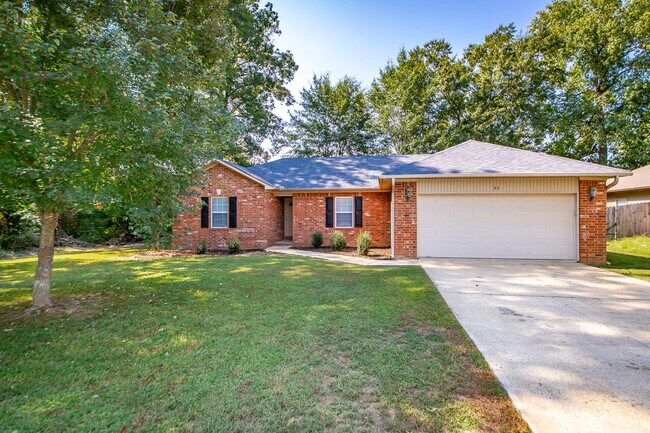 Building Photo - 31 Newcastle Dr