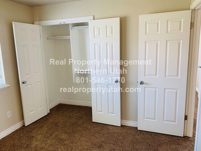 Building Photo - 3 Bedroom 2 Bath Home Now Available!