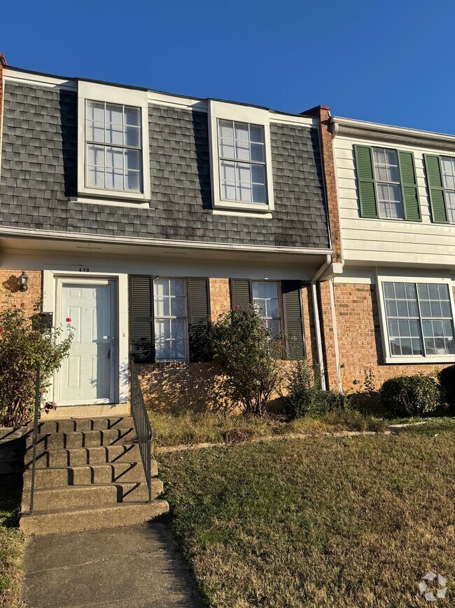 Building Photo - Newly Renovated Fairlawn Townhome in Highl...