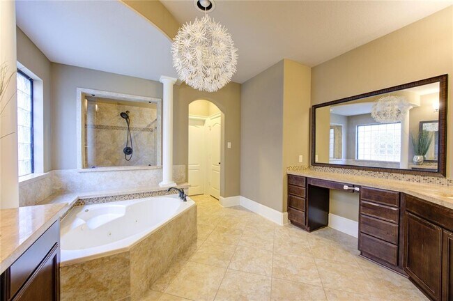 Building Photo - 611 Whitney Oaks Ln
