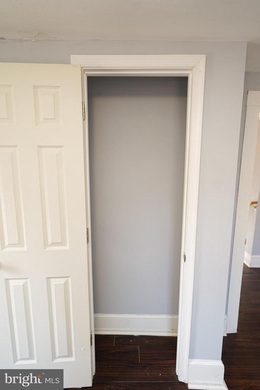 Building Photo - 605 Oak Hill Ave