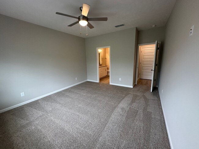 Building Photo - Brand New Townhome In Shelbyville - MOVE I...