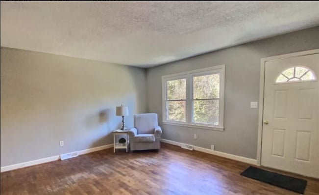 Living Room - 264 E McLelland Ave