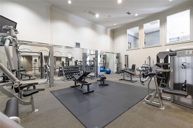 Building Photo - 3334 Peachtree Rd NE