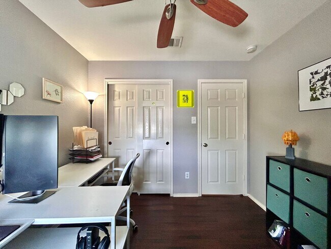 Building Photo - 14801 Falling Stone Ln