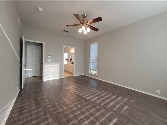 Building Photo - 2752 Stallion Dr