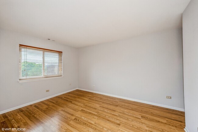 Building Photo - 1112 Castilian Ct