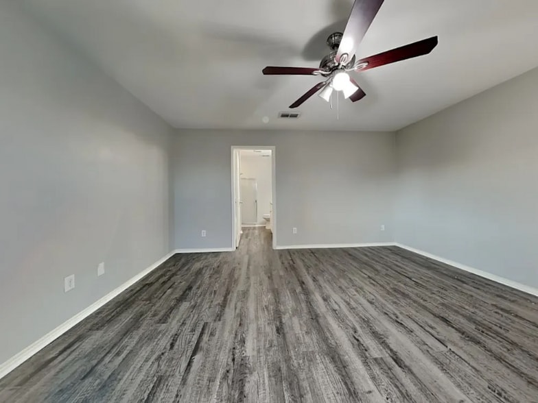 Building Photo - 118 Abelia Dr