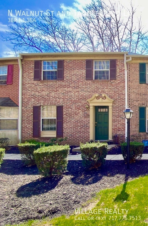 Building Photo - 492 N Walnut St