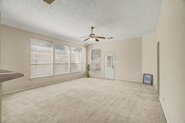 Building Photo - 16011 Belleshire Glen Ln