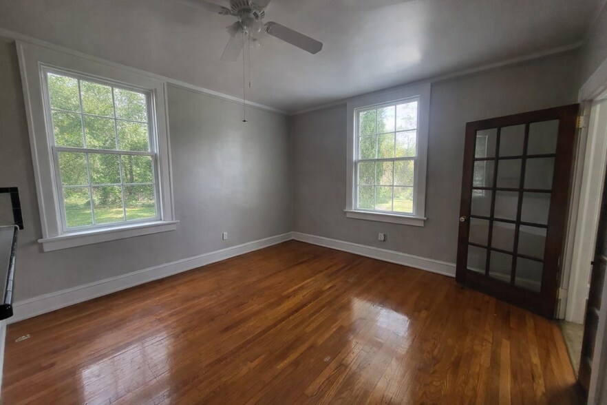 Building Photo - 1308 Willow Branch Ave