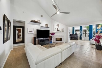 Building Photo - 2802 White Sands Dr