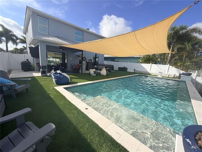Building Photo - 416 Bahama Grande Blvd