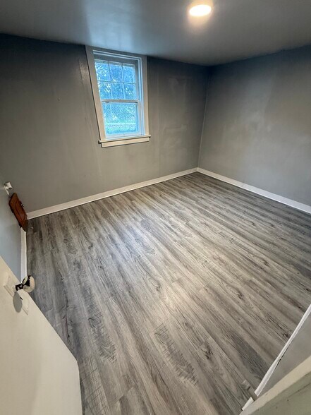 Bedroom 1 - 805 5th Ave NW