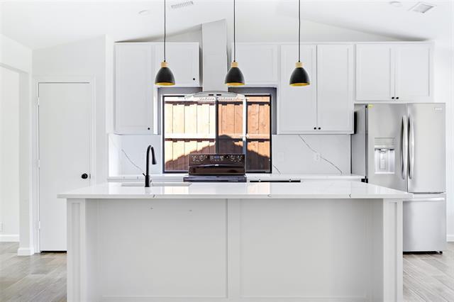 Building Photo - 8400 Willow Creek Dr