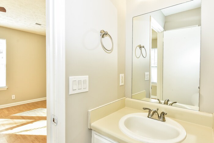 Building Photo - 108 Cedarmont Cir