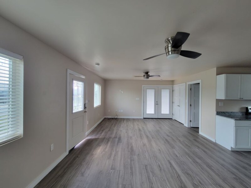Building Photo - 502 Carmen St