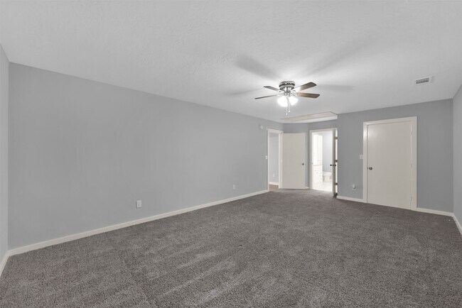 Building Photo - 15876 Pecan Dr