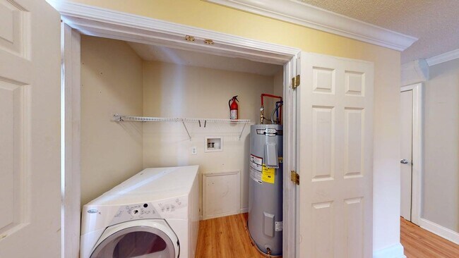 Building Photo - 367 London Rd