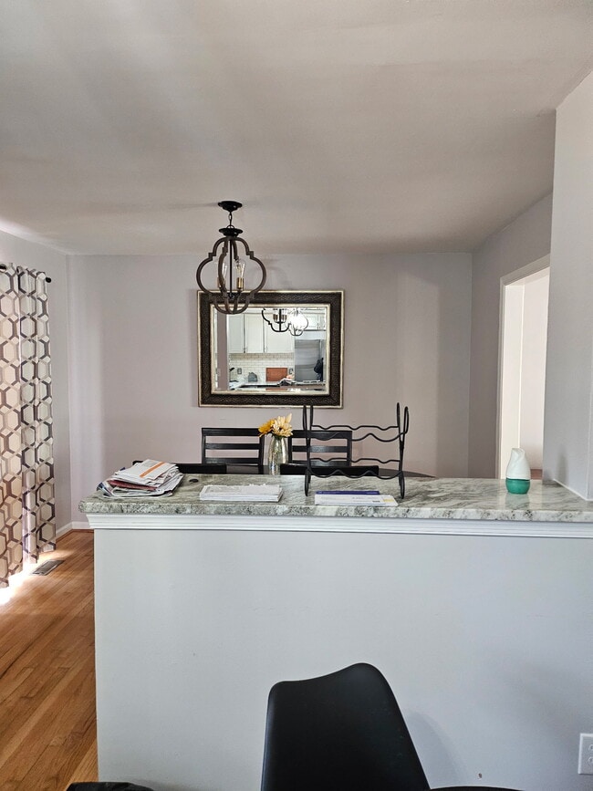 Building Photo - 10 Edith Key St