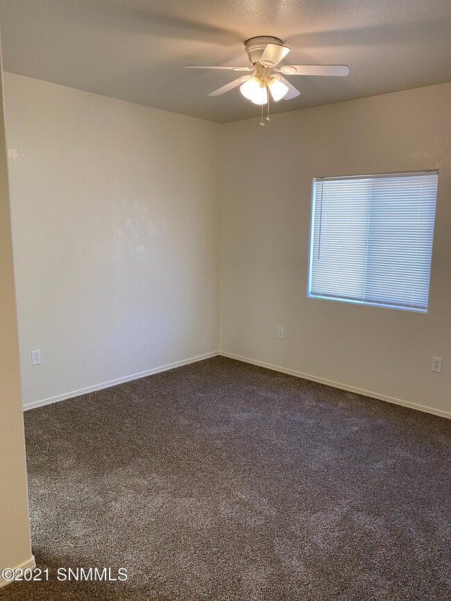 Building Photo - 1000 La Fonda Dr