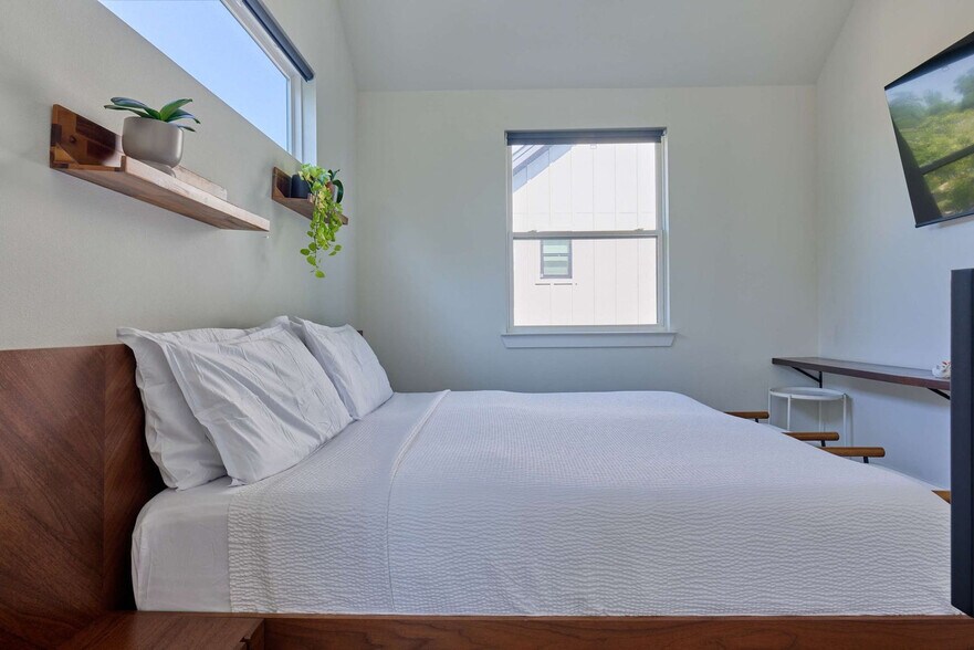 Building Photo - 4615 S 2nd St