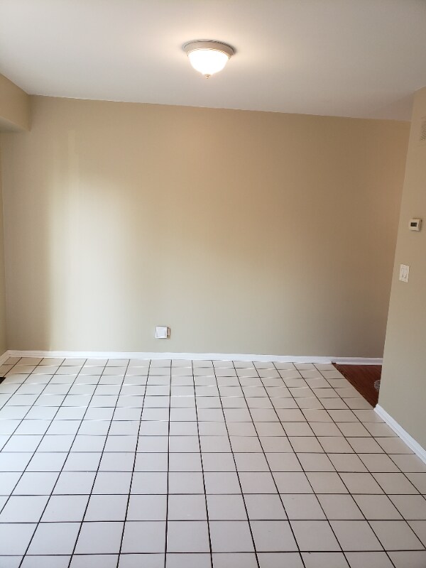 Building Photo - 2146 Rugen Rd