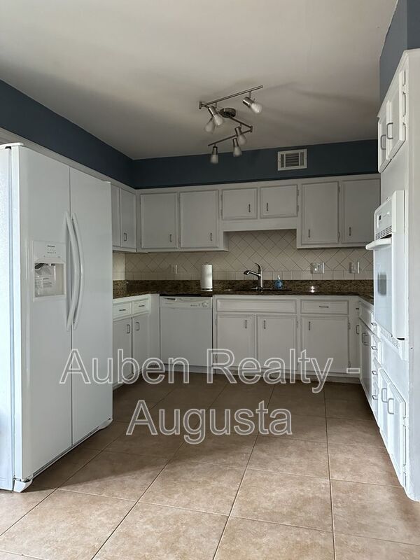 Building Photo - 1205 Mersac Ct