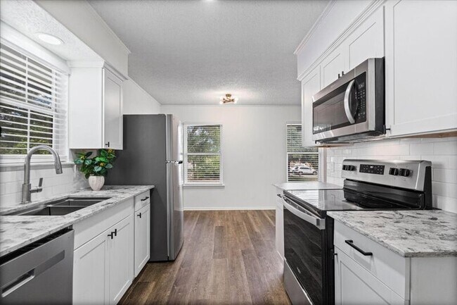 Building Photo - 3415 Willowrun Dr