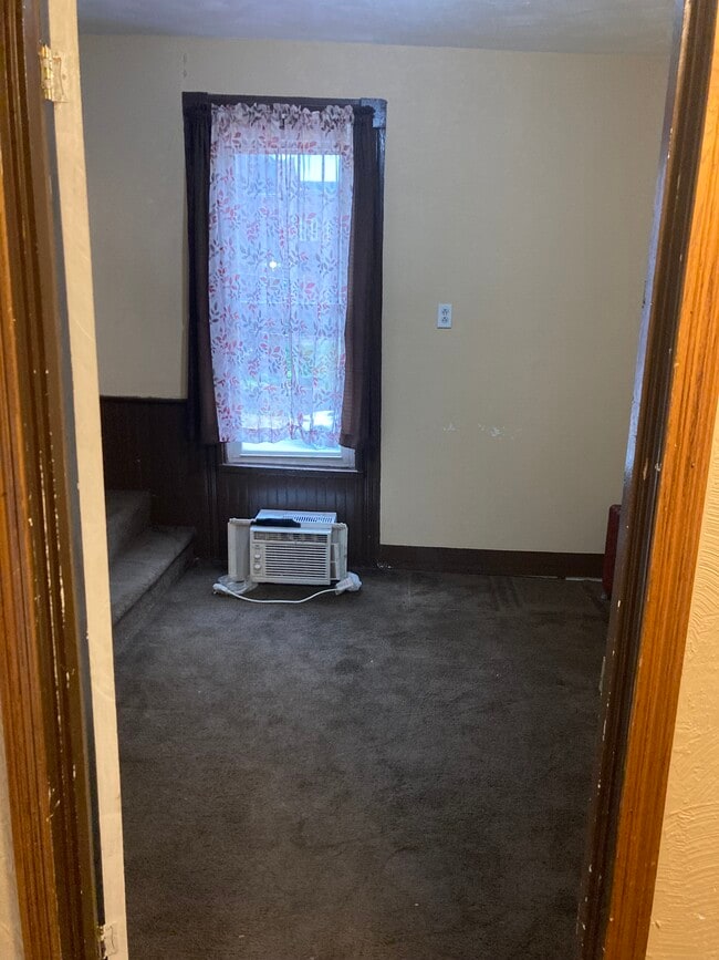 Building Photo - 89 W Walnut St