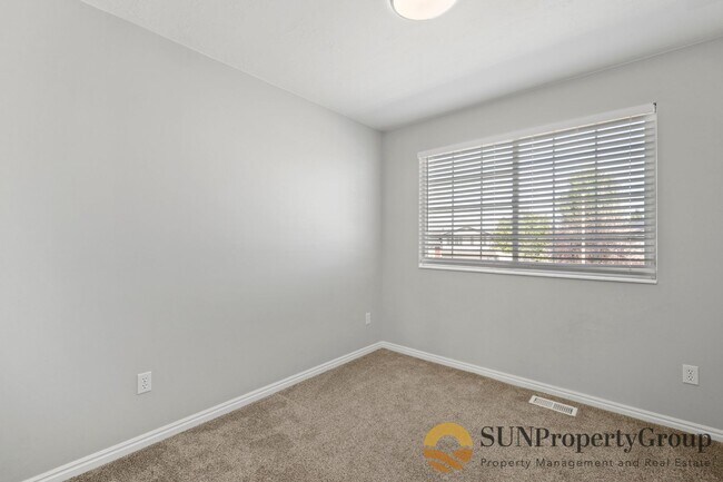 Building Photo - 5458 S 4250 W