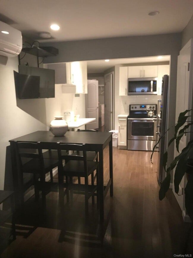 Building Photo - 1016 Greene Ave