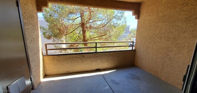 Building Photo - 2200 S Fort Apache Rd