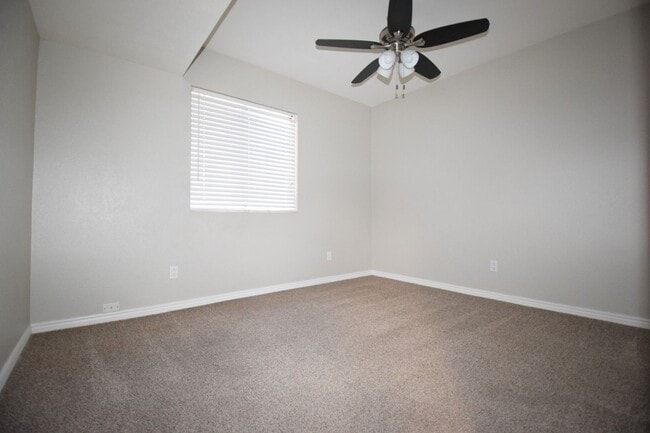 Building Photo - Beautifully remodeled Scottsdale condo bac...
