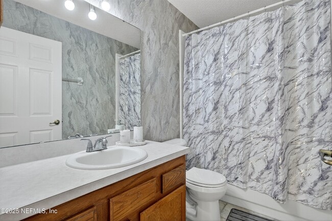 Building Photo - 11170 Wandering Oaks Dr